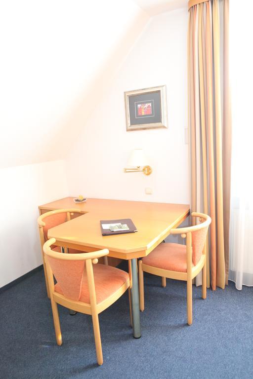 Hotel Am Ostpark Neubiberg Δωμάτιο φωτογραφία
