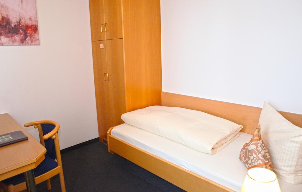 Hotel Am Ostpark Neubiberg Δωμάτιο φωτογραφία