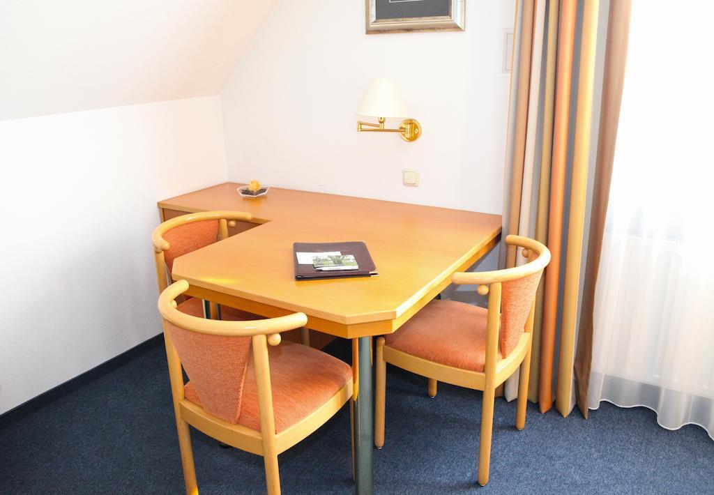 Hotel Am Ostpark Neubiberg Δωμάτιο φωτογραφία