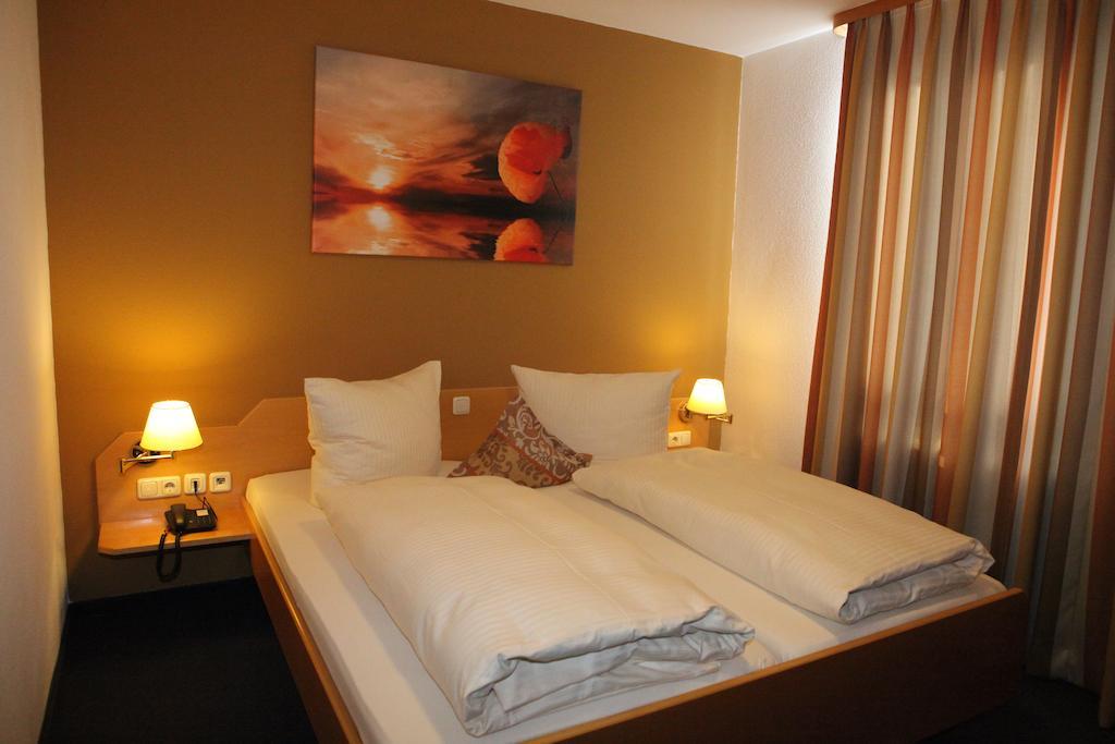 Hotel Am Ostpark Neubiberg Εξωτερικό φωτογραφία