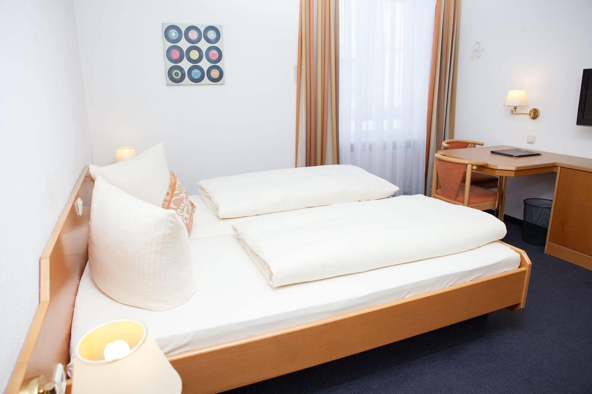 Hotel Am Ostpark Neubiberg Εξωτερικό φωτογραφία